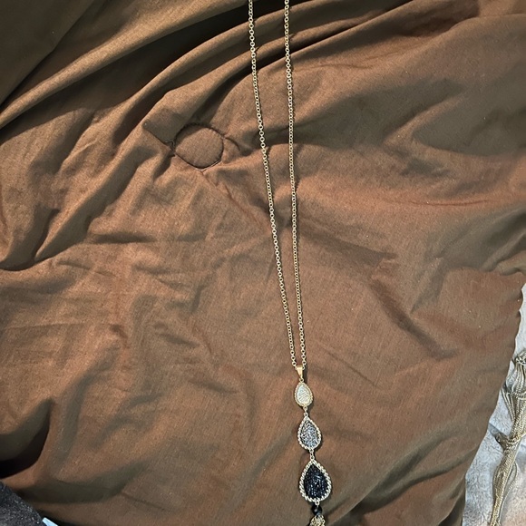 Gold necklace with rhinestones. - Picture 2 of 4